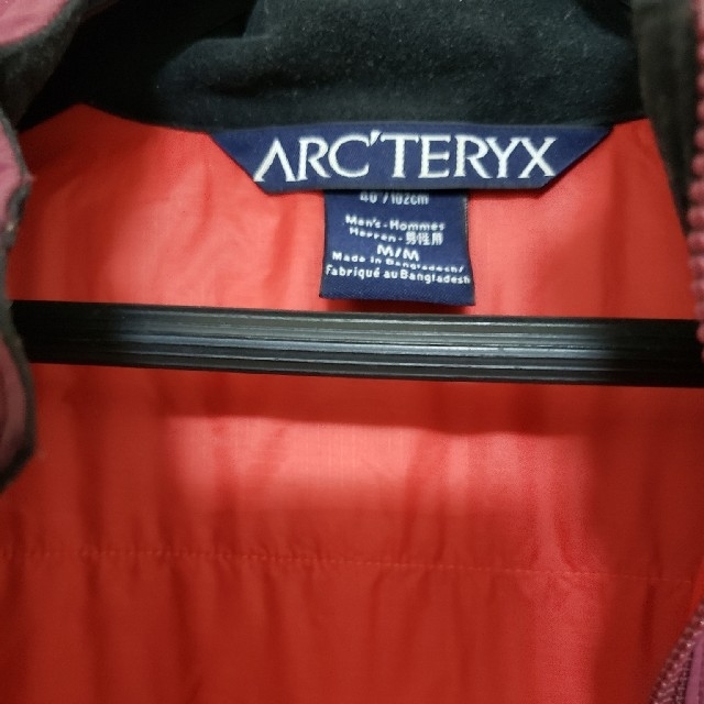 ARC'TERYX(アークテリクス)のアークテリクス アトムLT ジャケット サイズM メンズのジャケット/アウター(ダウンジャケット)の商品写真