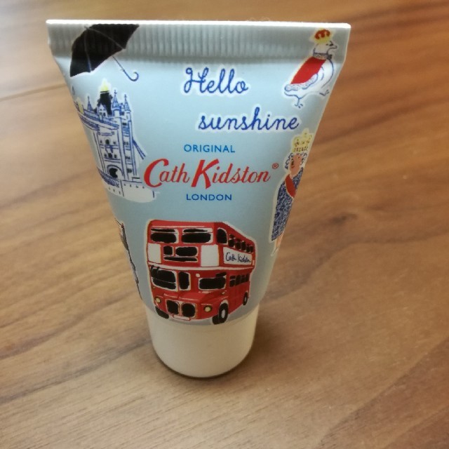 Cath Kidston(キャスキッドソン)のキャス・キッドソン　ハンドクリーム コスメ/美容のボディケア(ハンドクリーム)の商品写真