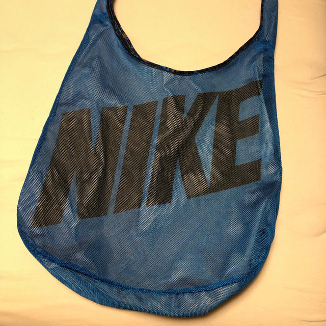 NIKE(ナイキ)のナイキ レディースのバッグ(ショルダーバッグ)の商品写真
