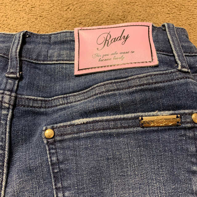 Rady(レディー)のrady  シルキーデニム　23 レディースのパンツ(スキニーパンツ)の商品写真