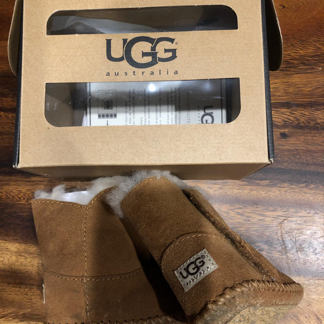 UGG(アグ)のUGG ベビーブーツ キッズ/ベビー/マタニティのベビー靴/シューズ(~14cm)(ブーツ)の商品写真