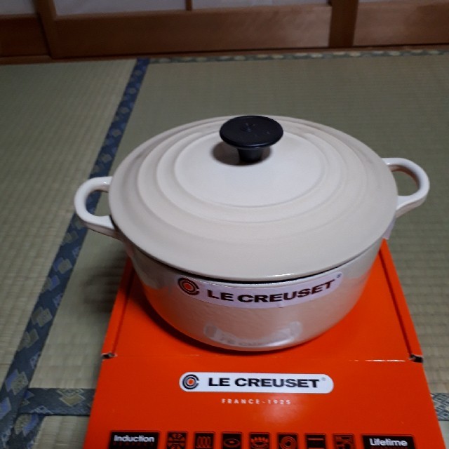 LE CREUSET(ルクルーゼ)のル・クルーゼ　ココットロンド20㎝ インテリア/住まい/日用品のキッチン/食器(鍋/フライパン)の商品写真