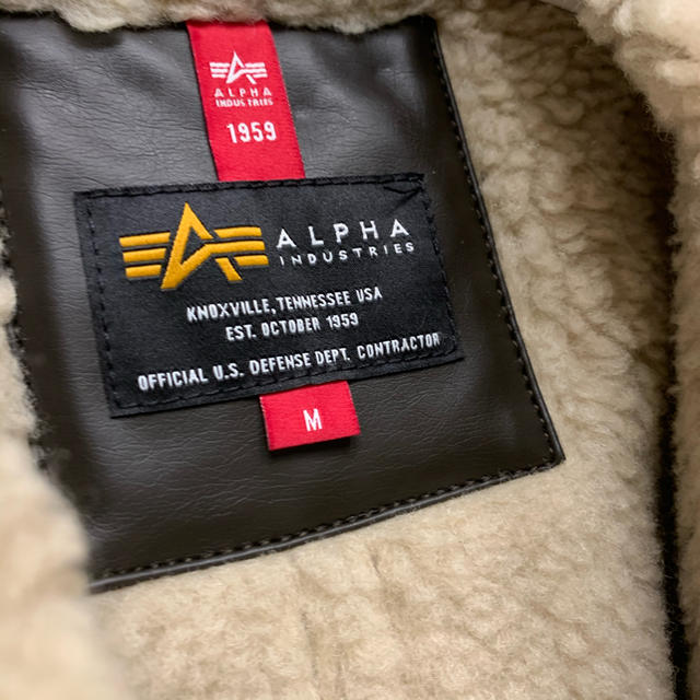 ALPHA INDUSTRIES(アルファインダストリーズ)のALPHA フェイクムートン　B-3 レディースのジャケット/アウター(ムートンコート)の商品写真