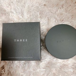 スリー(THREE)のTHREE アルティメイトダイアフェネスルースパウダー01(フェイスパウダー)