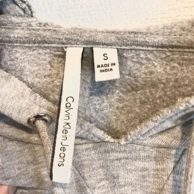 Calvin Klein(カルバンクライン)のCalvin Kleinのショート丈パーカー レディースのトップス(パーカー)の商品写真