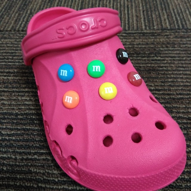 crocs(クロックス)のチョコレートタイプ　色選択自由　2個　クロックス用ジビッツ メンズのアクセサリー(その他)の商品写真