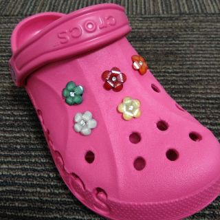 クロックス(crocs)のラインストーン入り　フラワー　色選択自由　2個　クロックス用チャーム(その他)