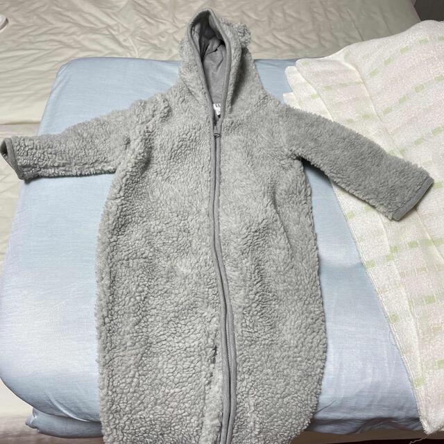 babyGAP(ベビーギャップ)の週末限定！450円引き！GAPおくるみカバーオール12〜18ヶ月 キッズ/ベビー/マタニティのベビー服(~85cm)(カバーオール)の商品写真