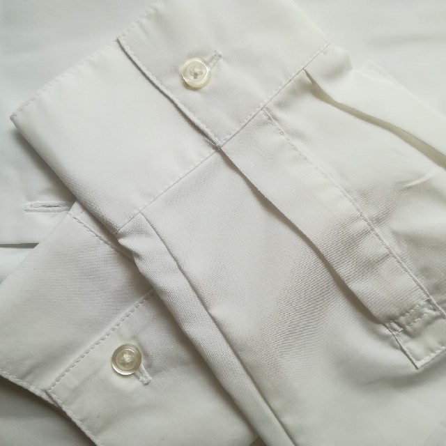 GU(ジーユー)の新品　GU  ２ＷＡＹ　ホワイトシャツ レディースのトップス(シャツ/ブラウス(長袖/七分))の商品写真