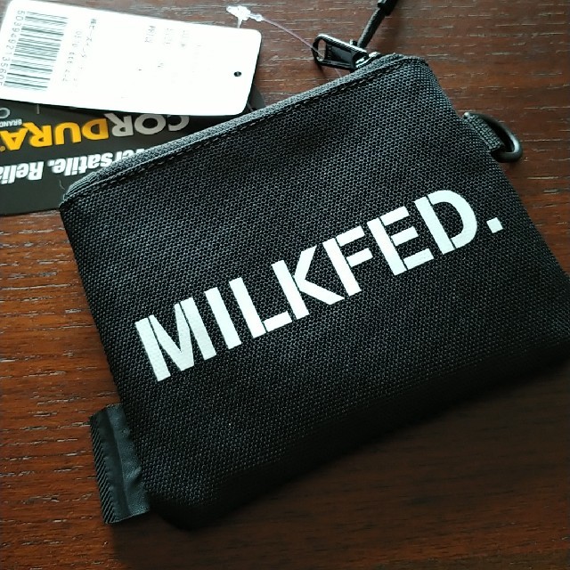 MILKFED.(ミルクフェド)の【新品】MILKFED　ポーチ レディースのファッション小物(ポーチ)の商品写真