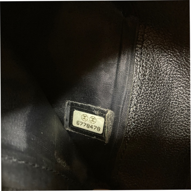 CHANEL(シャネル)のままん様専用　シャネル   財布　二つ折り　ウォレット　黒 レディースのファッション小物(財布)の商品写真