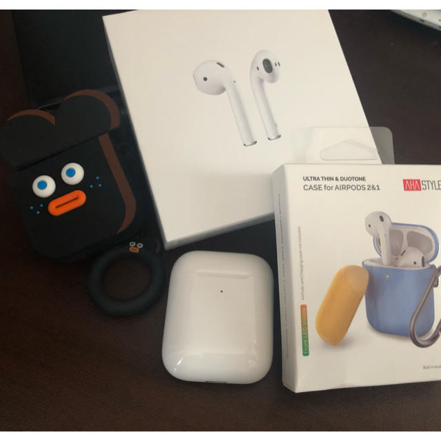 AirPods 第2世代 (ワイヤレス充電対応)＋ケース2個付き！