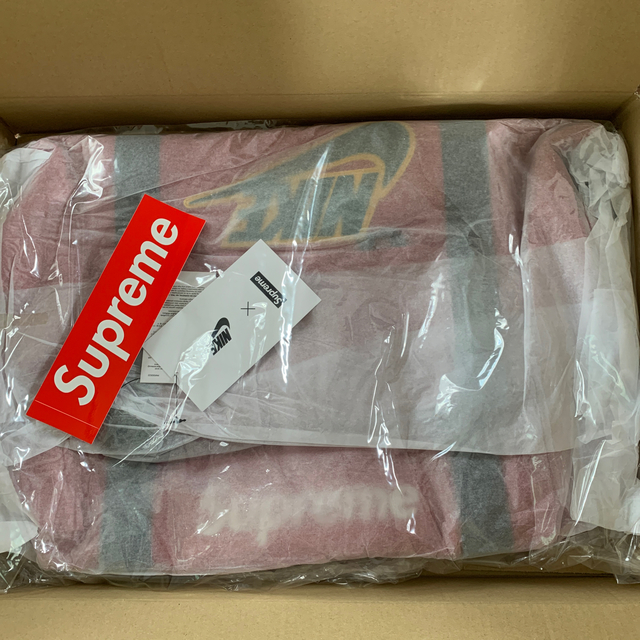 Supreme - Supreme Nike Leather Duffle Bag redの通販 by あざらしさん&#39;s shop｜シュプリームならラクマ