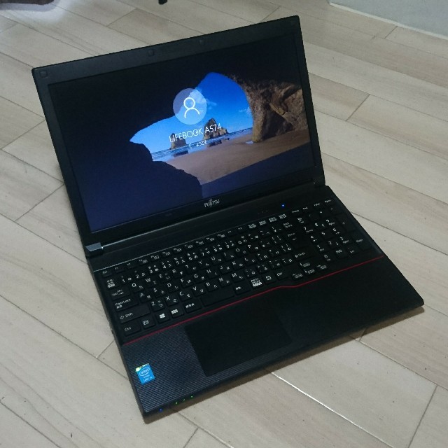 富士通 LIFEBOOK A574/HX 第４世代core i3