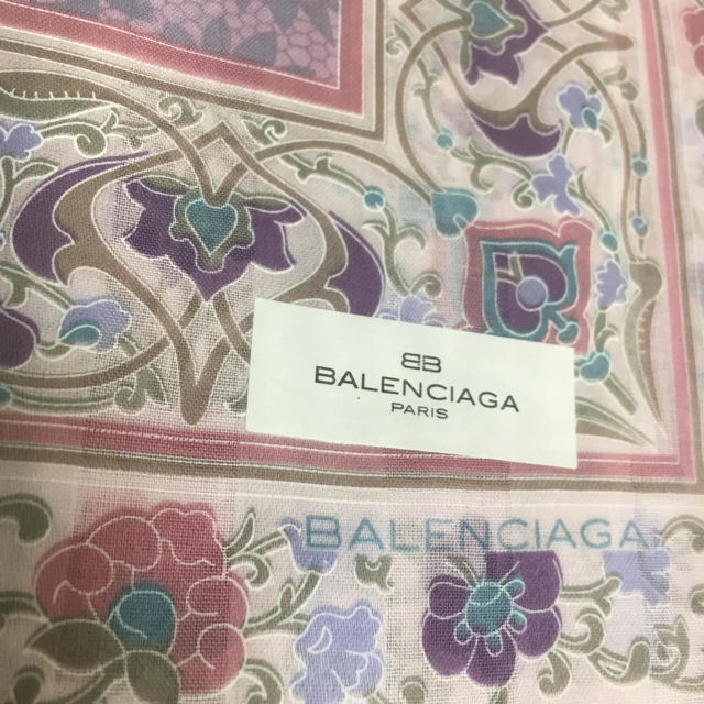 Balenciaga(バレンシアガ)のバレンシアガ 未使用品 ハンカチ レディースのファッション小物(ハンカチ)の商品写真