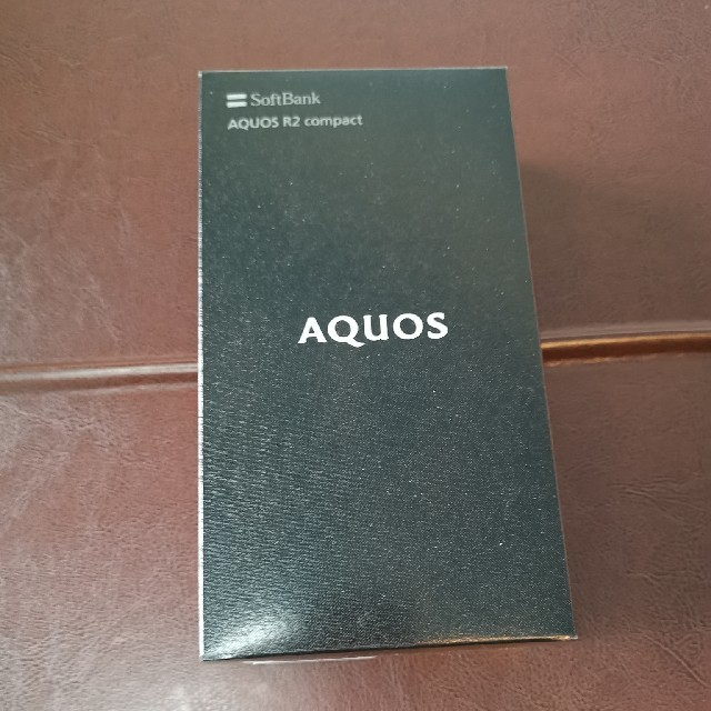 AQUOS(アクオス)の【新品未使用】AQUOS R2compact ディープホワイトSIMロック解除済 スマホ/家電/カメラのスマートフォン/携帯電話(スマートフォン本体)の商品写真