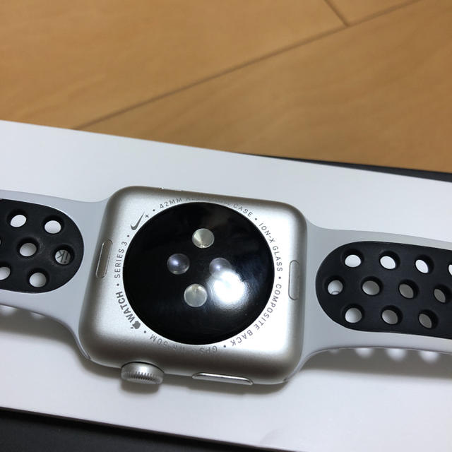 スマートフォン/携帯電話Apple Watch nike series3 42mn アップルウォッチ3