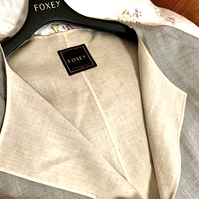 FOXEY(フォクシー)のフォクシー　クリスタルクチュール セレモニーコート レディースのジャケット/アウター(ロングコート)の商品写真