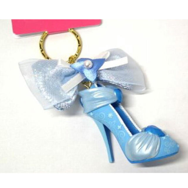 Disney シンデレラ 靴 キーホルダーの通販 By Mama Shop ディズニーならラクマ Disney シンデレラ 靴 キーホルダーの通販 By Mama Shop ディズニーならラクマ