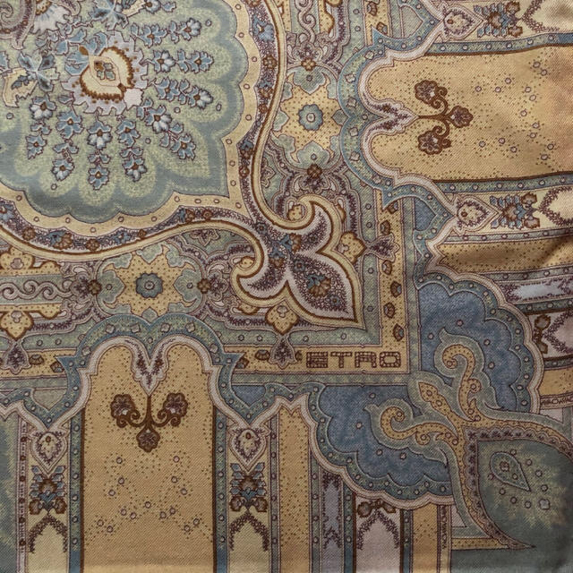 ETRO(エトロ)の【美品・未使用】ETRO エトロストール レディースのファッション小物(ストール/パシュミナ)の商品写真