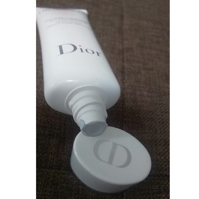 Dior(ディオール)のDior  未使用スノーホワイトフォーム  50ml コスメ/美容のスキンケア/基礎化粧品(洗顔料)の商品写真