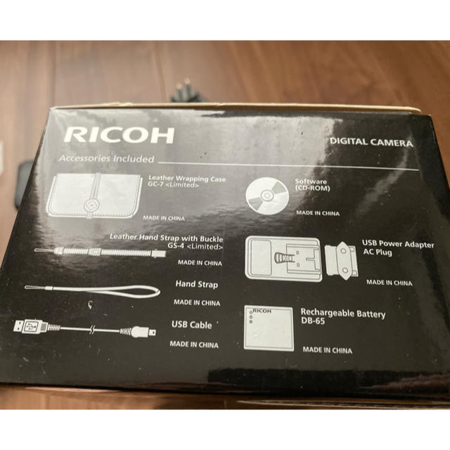 RICOH(リコー)のRICOH GRⅡ 初回生産限定セット スマホ/家電/カメラのカメラ(コンパクトデジタルカメラ)の商品写真