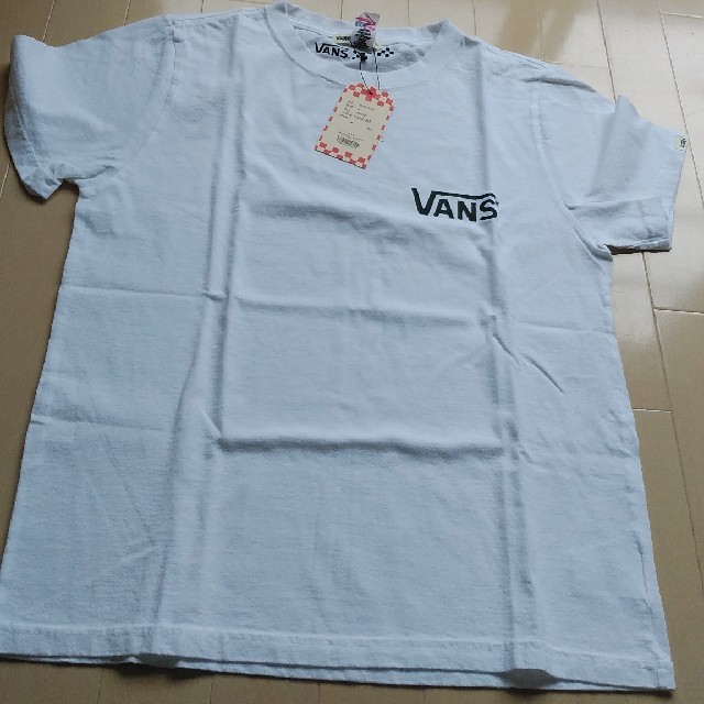 VANS(ヴァンズ)のkkom様専用バンズ VANS　Tシャツ　メンズM　新品未使用 メンズのトップス(Tシャツ/カットソー(半袖/袖なし))の商品写真
