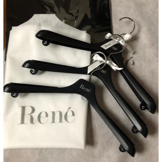 ルネ(René)のRene♡ 滑り止め付ハンガー3本　お洋服カバー1枚(押し入れ収納/ハンガー)