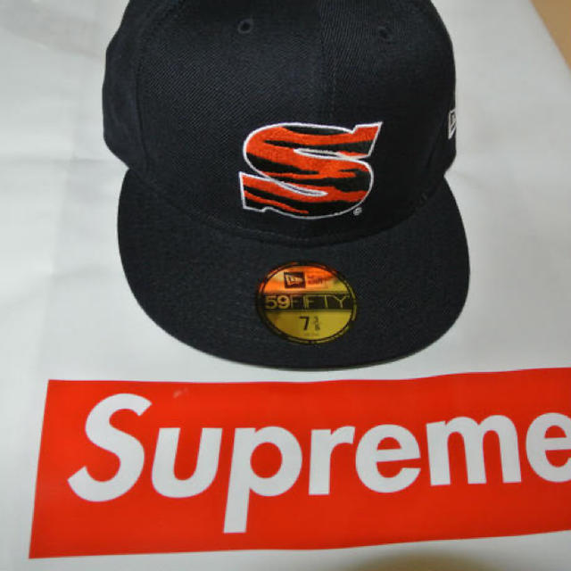 SUPREME 12AW Zebra Stripe New Era Cap