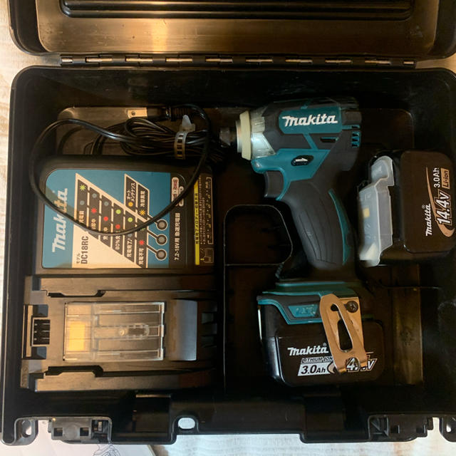 Makita(マキタ)のマキタ充電式ドライバー14,4v TD137DRFXマキタ充電式掃除機14,4v インテリア/住まい/日用品のインテリア/住まい/日用品 その他(その他)の商品写真