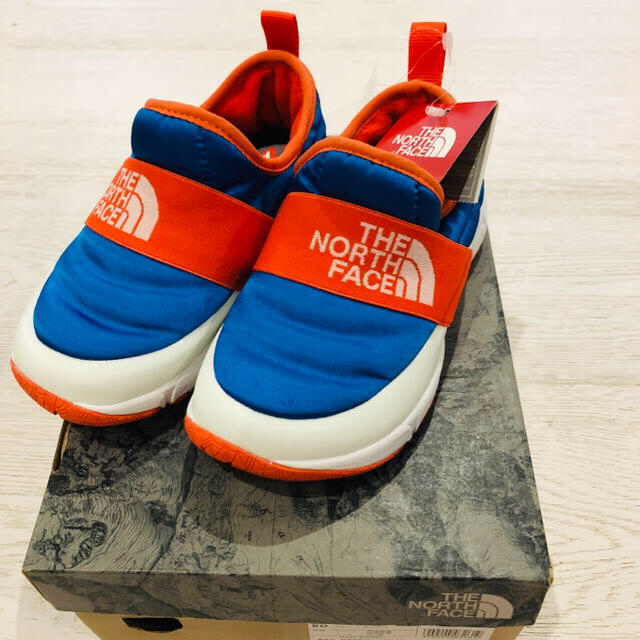 THE NORTH FACE(ザノースフェイス)のザノースフェイス  スニーカー キッズ/ベビー/マタニティのキッズ靴/シューズ(15cm~)(スニーカー)の商品写真