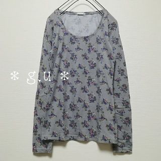 ジーユー(GU)のgu  花柄　カットソー　Ｓサイズ　g.u　ジーユー　UNIQLO(カットソー(長袖/七分))