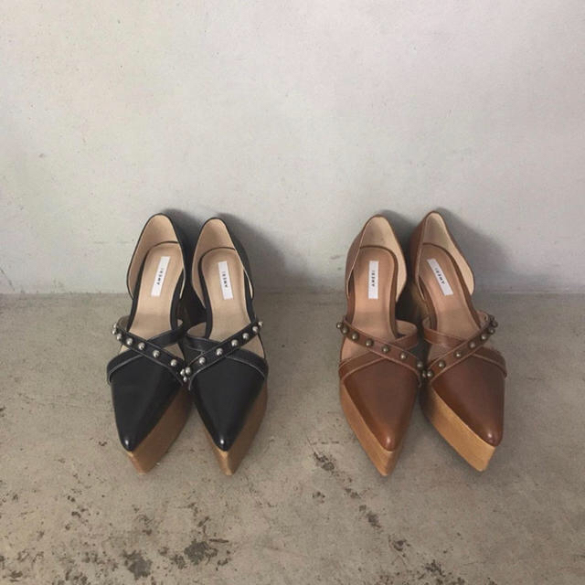 ball wood platform pumps