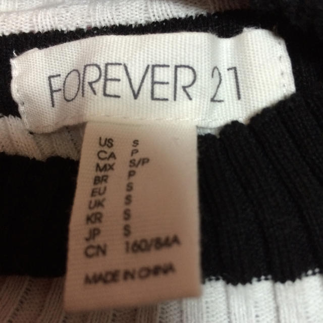 FOREVER 21(フォーエバートゥエンティーワン)のFOREVER 21★ボーダーセーター レディースのトップス(ニット/セーター)の商品写真