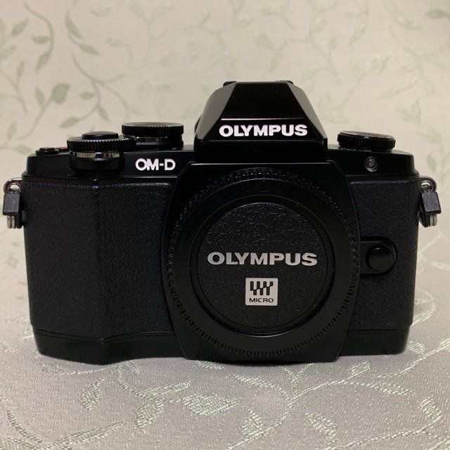 OLYMPUS  OM-D E-M10 ブラック