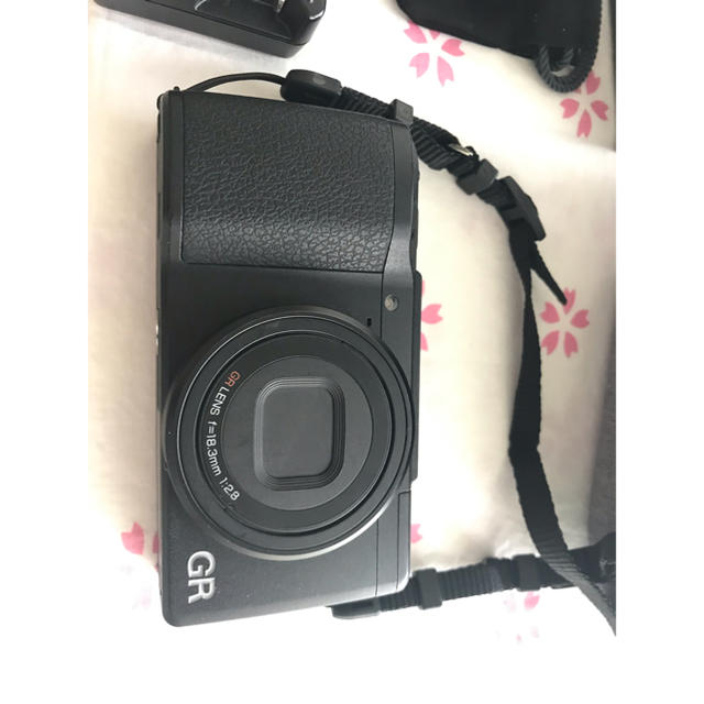 RICOH(リコー)のRICOH リコー GR2 美品 ファインダー他 付き スマホ/家電/カメラのカメラ(ミラーレス一眼)の商品写真