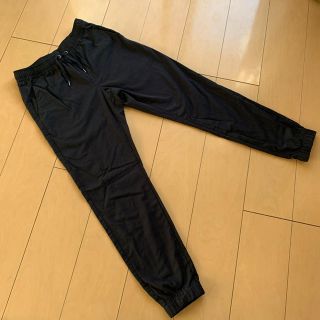 ジーユー(GU)のGU メンズ　ジョガーパンツ　黒　ブラック　ジーユー パンツ　ズボン　ジャージ (スラックス)