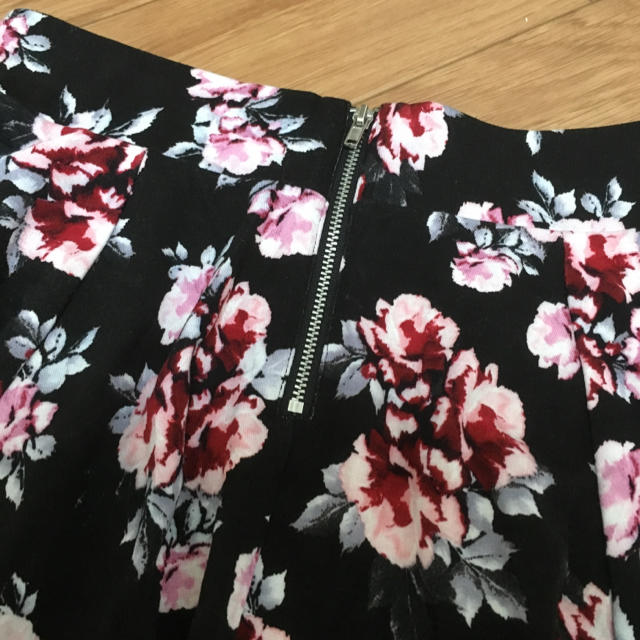 H&M(エイチアンドエム)のH&M花柄ミニスカート♡ レディースのスカート(ミニスカート)の商品写真