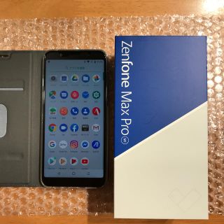 エイスース(ASUS)のZenFone Max Pro (M1)(ほぼ新品)(おまけ付き)(スマートフォン本体)