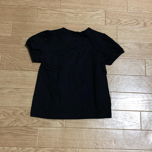 半袖黒シャツ（110） キッズ/ベビー/マタニティのキッズ服男の子用(90cm~)(Tシャツ/カットソー)の商品写真