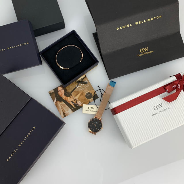 Daniel Wellington(ダニエルウェリントン)のCLASSIC PETITE MELROSE + CUFF 新品 ギフトセット レディースのファッション小物(腕時計)の商品写真