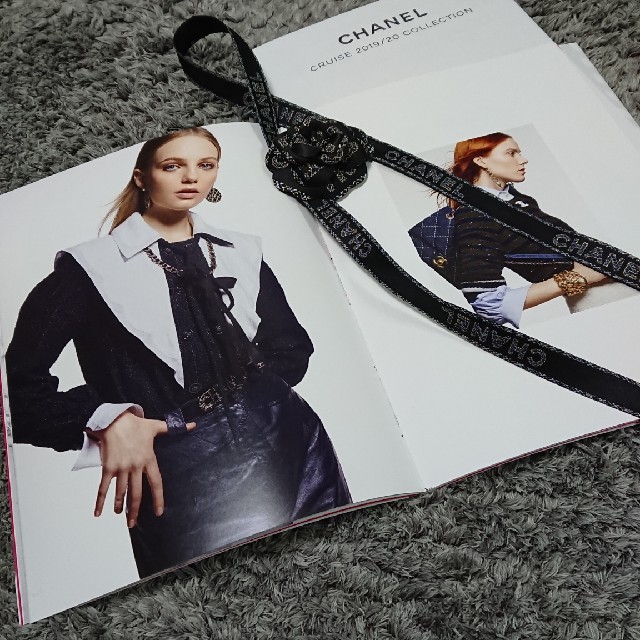 CHANEL(シャネル)のケリーちゃん様専用‼️CHANEL2019/20カタログ エンタメ/ホビーの雑誌(ファッション)の商品写真