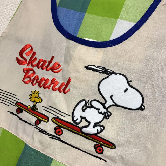 SNOOPY(スヌーピー)のスヌーピー　エプロン　保育士 インテリア/住まい/日用品のキッチン/食器(その他)の商品写真