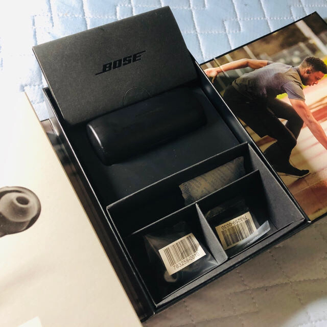 BOSE(ボーズ)の最安！Bose ワイヤレスイヤホン　BLACK スマホ/家電/カメラのオーディオ機器(ヘッドフォン/イヤフォン)の商品写真