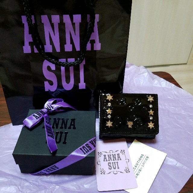ANNA SUI(アナスイ)の新品　アナスイ　スパノヴァ　三つ折りアウトポケット　ミニ財布 メンズのファッション小物(折り財布)の商品写真