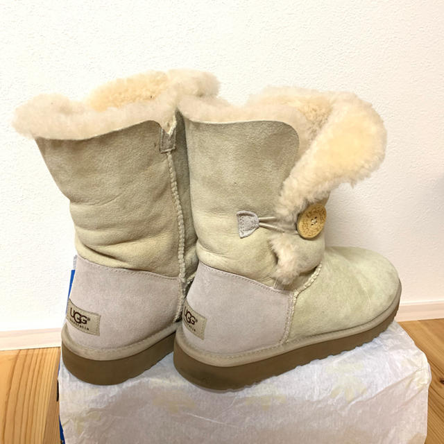 UGG(アグ)のUGG アグ ブーツ ムートンブーツ ベイリーボタン 27cm メンズの靴/シューズ(ブーツ)の商品写真