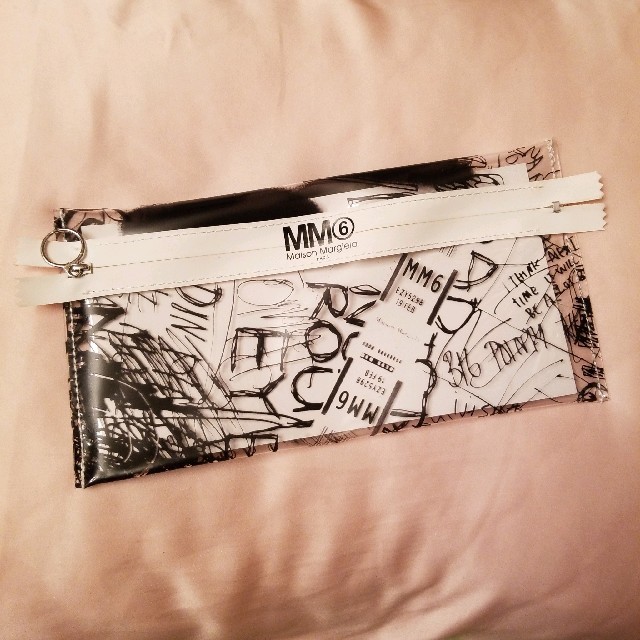 MM6(エムエムシックス)の【さーこ様専用】【未使用】MM6 Maison Margiela クリアポーチ レディースのファッション小物(ポーチ)の商品写真