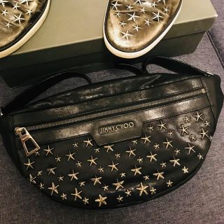 ジミーチュウ(JIMMY CHOO)の正規　定価¥14万　ジミーチュウ  ウエスト　ボディ(ウエストポーチ)