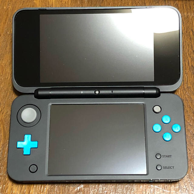 ニンテンドー2DS(ニンテンドー2DS)の【セール】2DSLL ブラック／ターコイズ エンタメ/ホビーのゲームソフト/ゲーム機本体(携帯用ゲーム機本体)の商品写真