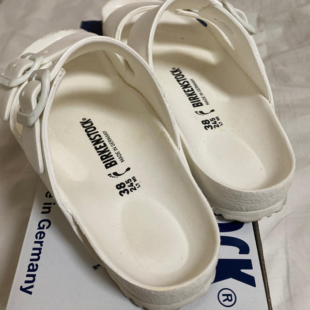 BIRKENSTOCK(ビルケンシュトック)のBIRKENSTOCK ARIZONA EVA White レディースの靴/シューズ(サンダル)の商品写真